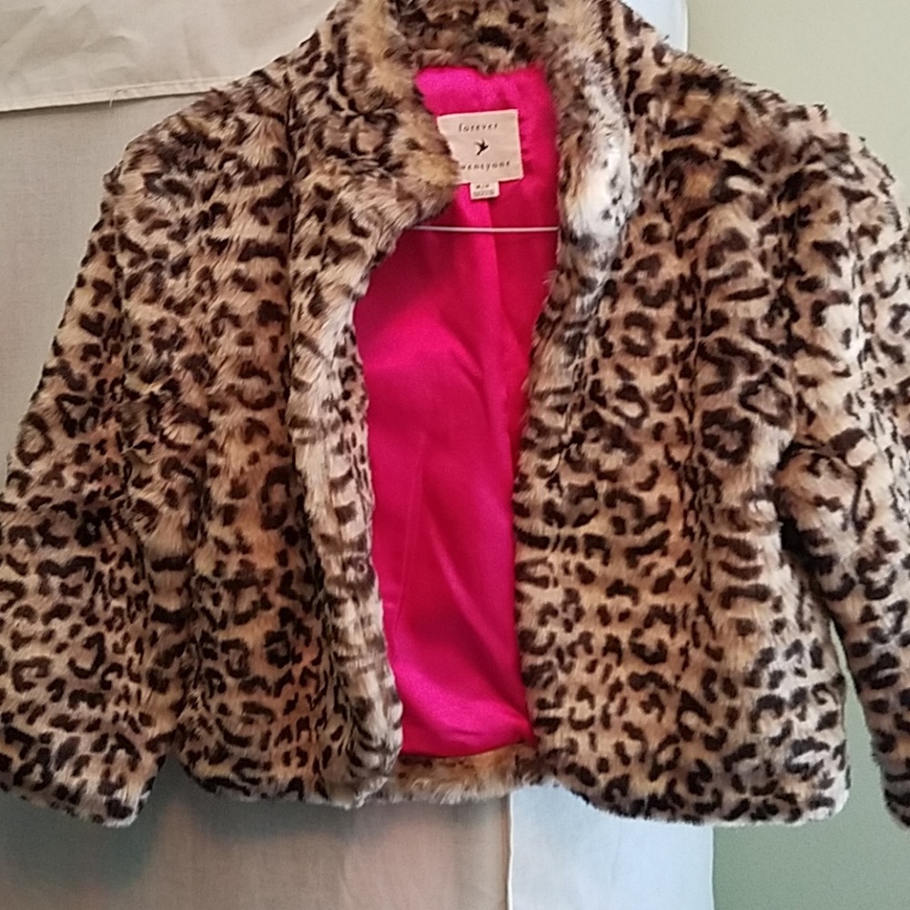 Faux fur cropped jacket